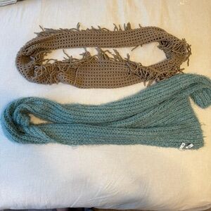 Pack of two scarves